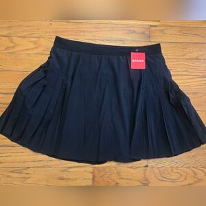 SPANX Get Moving Very black pleated skirt NEW Size Medium
